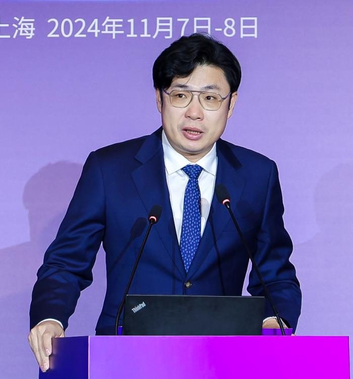 Bsport体育下载：专访王耀：AI技术成熟曲线进入产业化爆发期 封面故事：AI汽车赛道起跑(二)(图2)