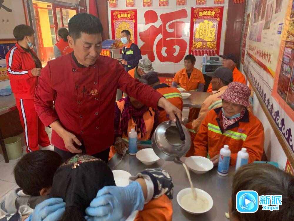 Bsport体育网址：2025城市封面人物：潍坊青州“包子哥” 用10万个包子焐热城市温度(图3)