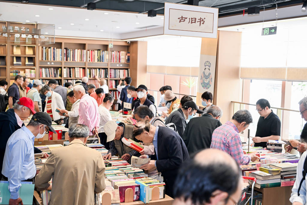 上海古籍书店重新开卷在这里淘旧书获新知(图2)